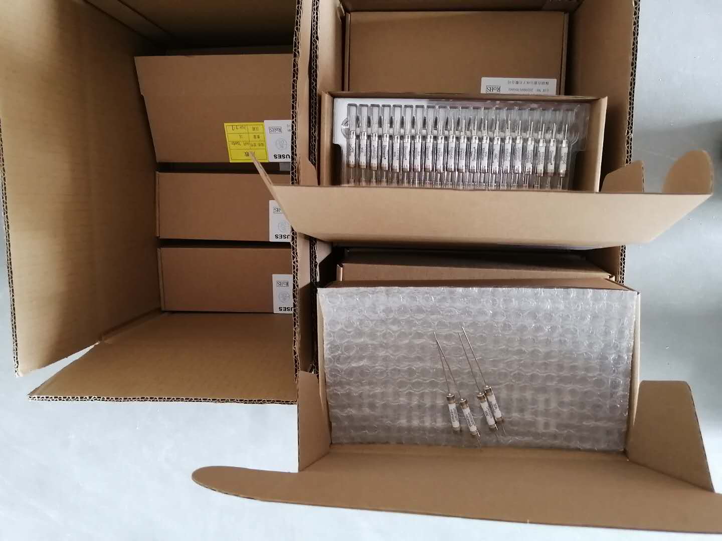 कनाडा कस्टमर 150K Pcs रिप्लेसमेंट ऑफ़ बुस्मान फ़्यूज़